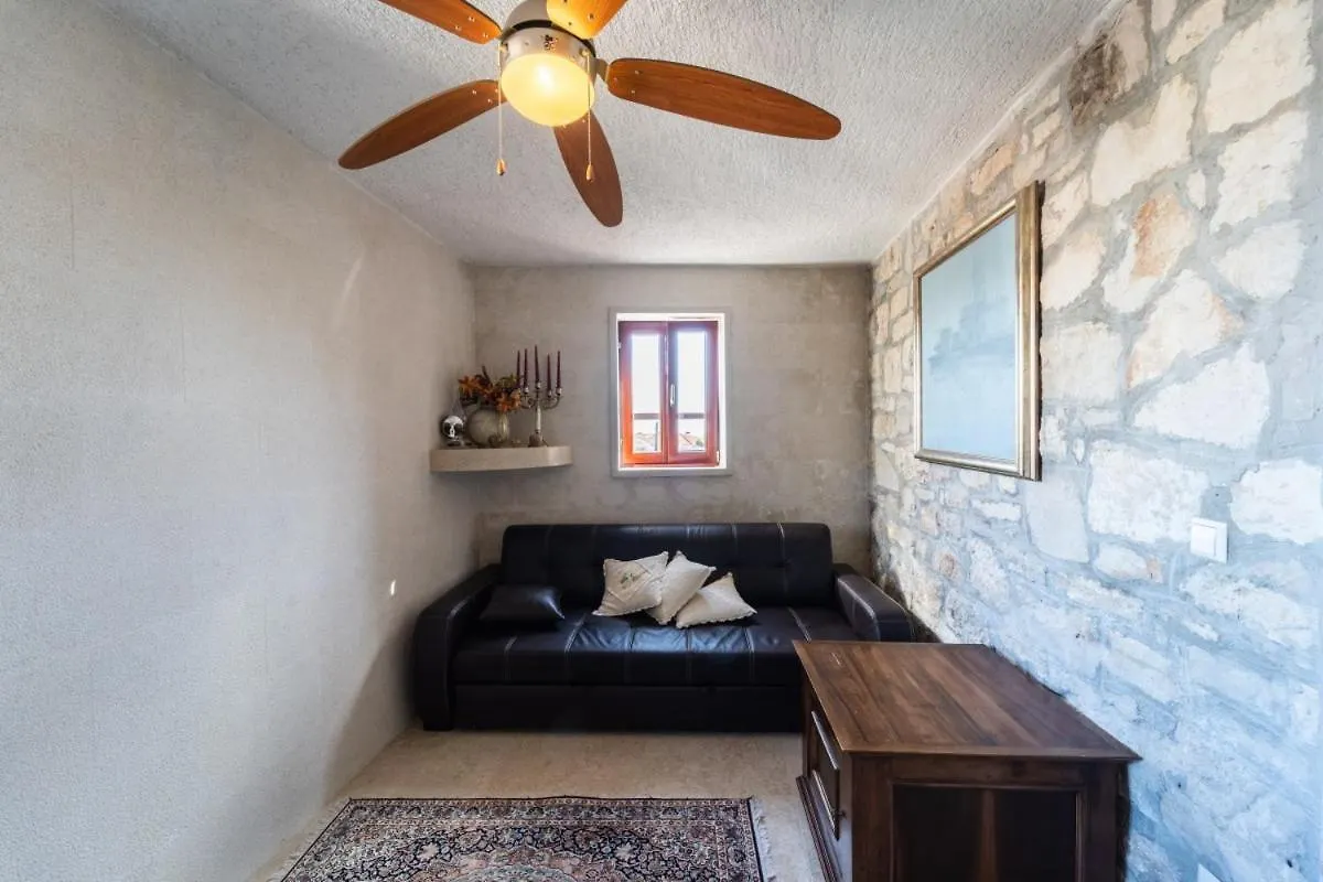 Casa Que Sera Sera In Premantura - Haus Fuer 7-8 Personen