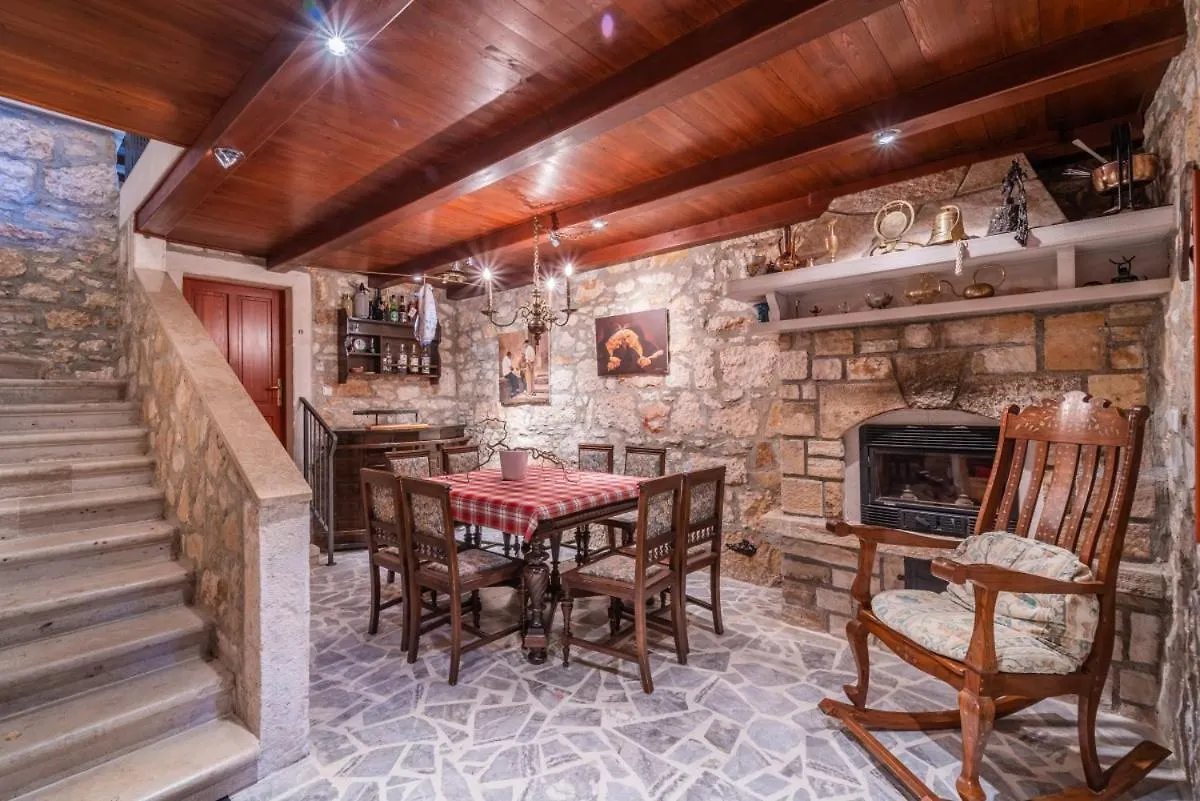 Casa Que Sera Sera In Premantura - Haus Fuer 7-8 Personen