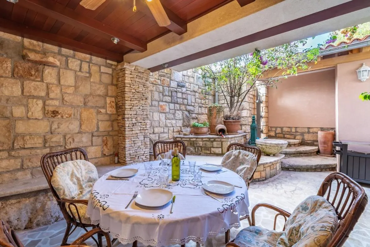 Casa Que Sera Sera In Premantura - Haus Fuer 7-8 Personen Holiday home