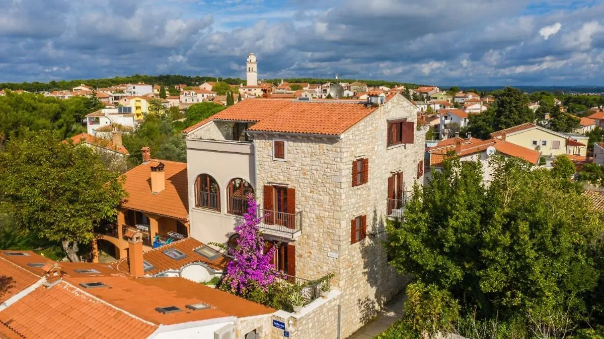 Casa Que Sera Sera In Premantura - Haus Fuer 7-8 Personen