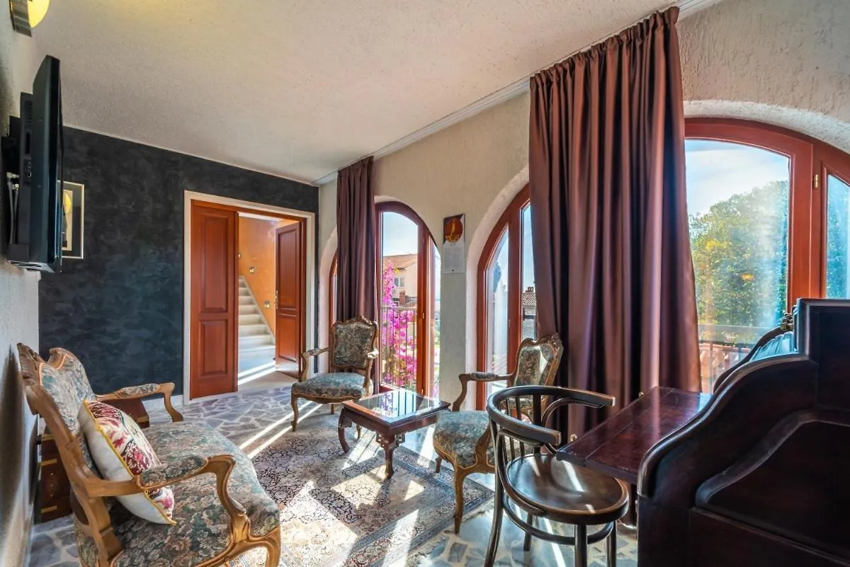 Casa Que Sera Sera In Premantura - Haus Fuer 7-8 Personen Croácia