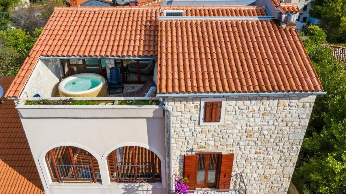 Casa Que Sera Sera In Premantura - Haus Fuer 7-8 Personen Croatia